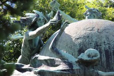 Weltpostdenkmal auf der Kleinen Schanze